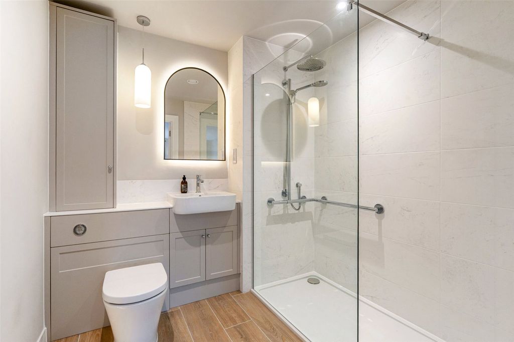 Property photo 2 of 12 Show Home