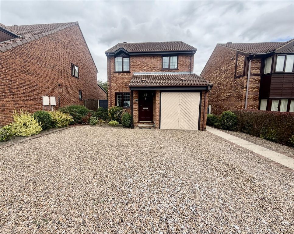 Property photo 1 of 32