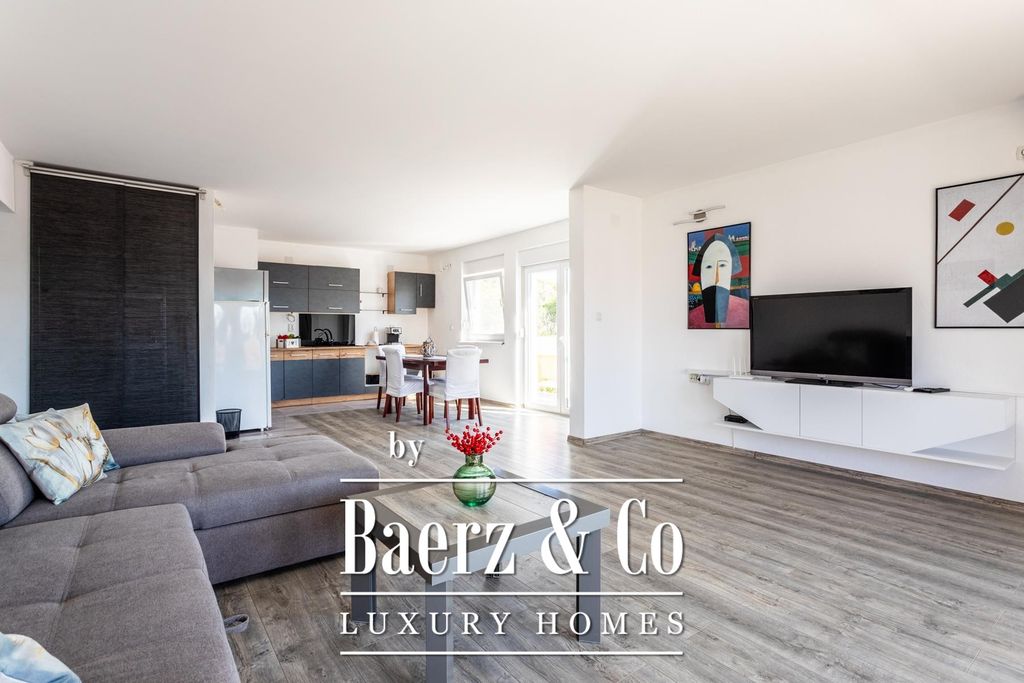 Property photo 2 of 35