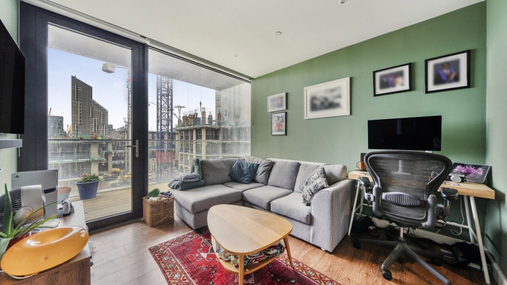 Property photo 1 of 17