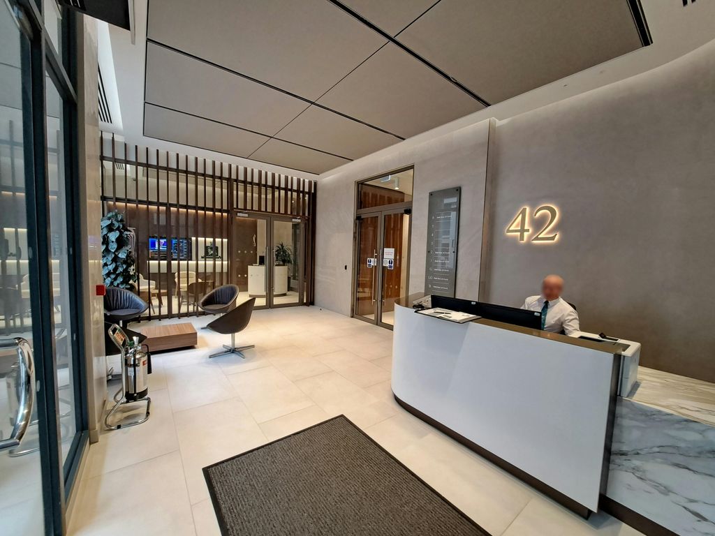 Property photo 2 of 4 2 42 Moorgate Reception.Jpg