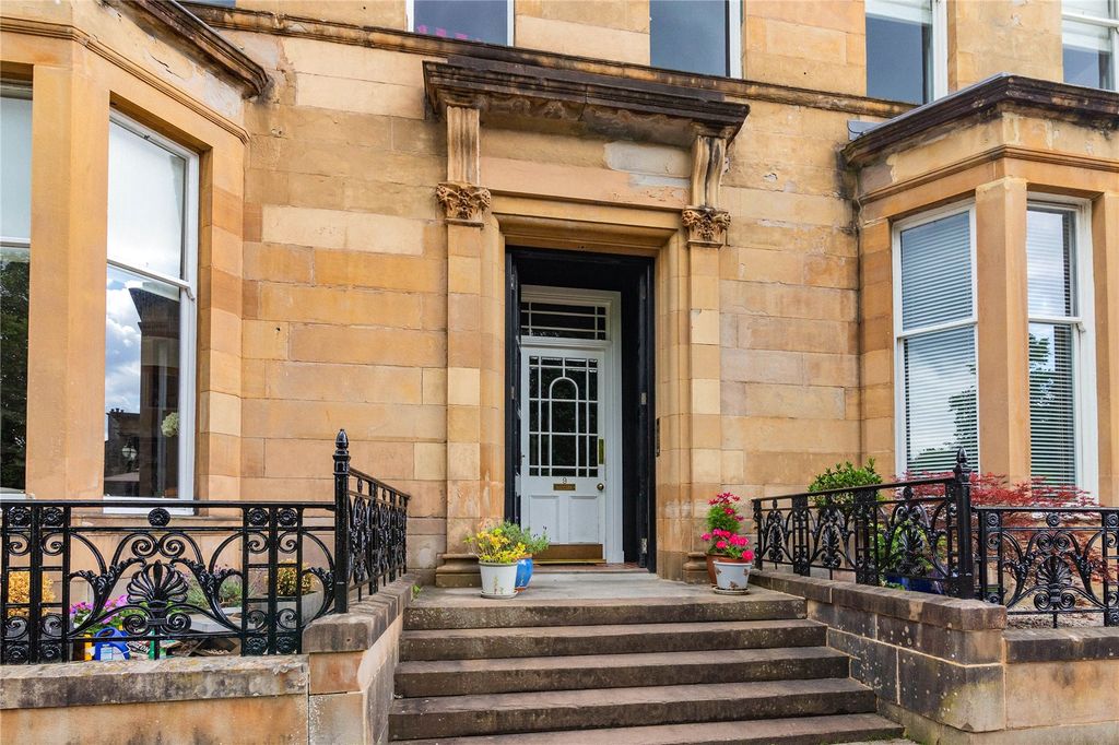Property photo 2 of 16 Entrance