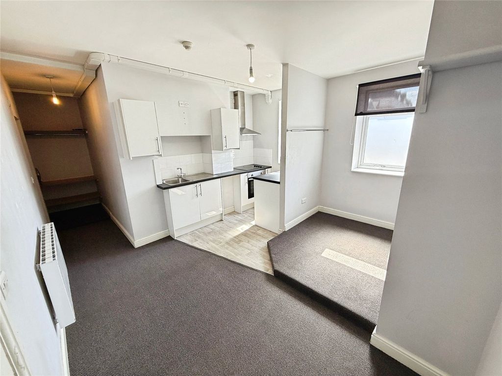 Property photo 2 of 8 Living Space
