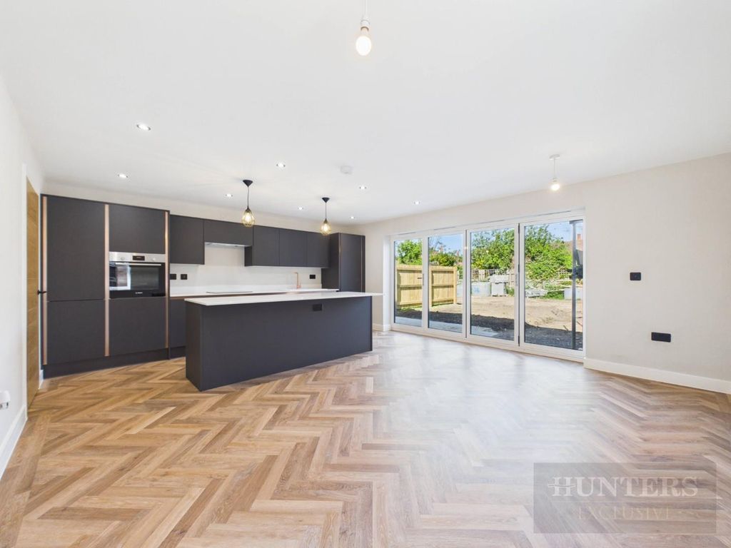 Property photo 2 of 28 Cam06497G6-Pr0009-Still028.Jpg