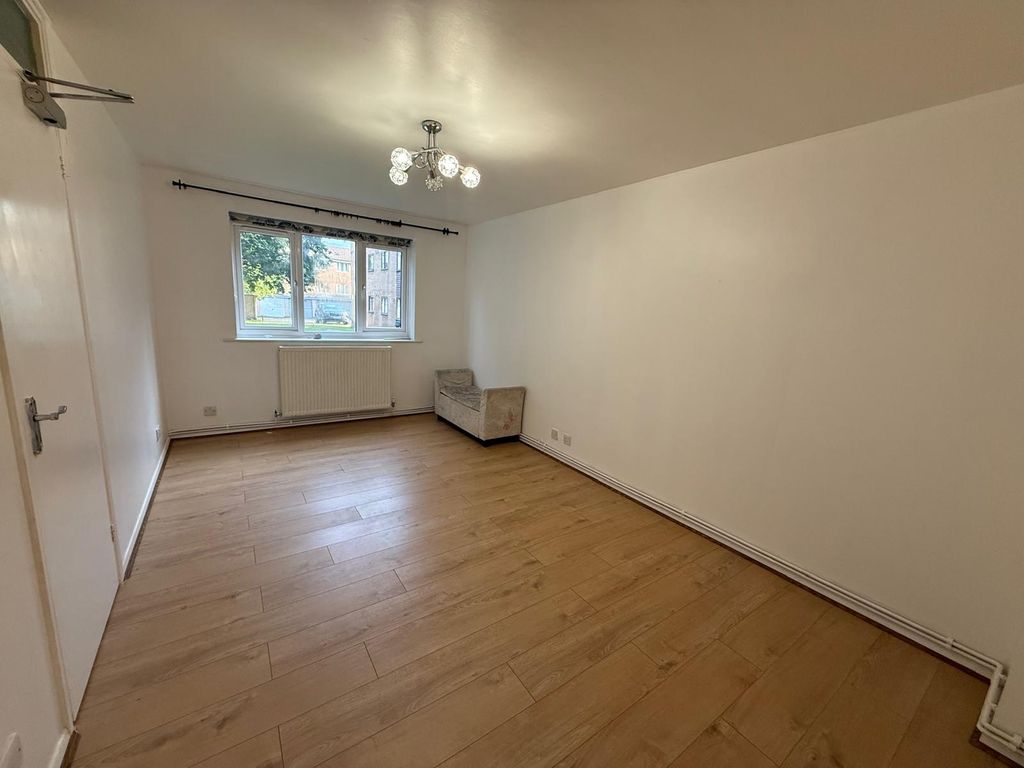 Property photo 2 of 4