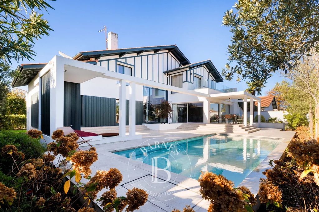 Property photo 1 of 22