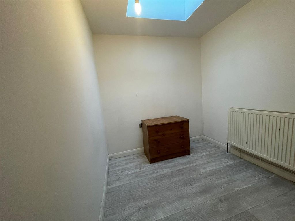 Property photo 3 of 6 0F69F66E-05c2-4c75-B690-E82787Ffd4B1.Jpg