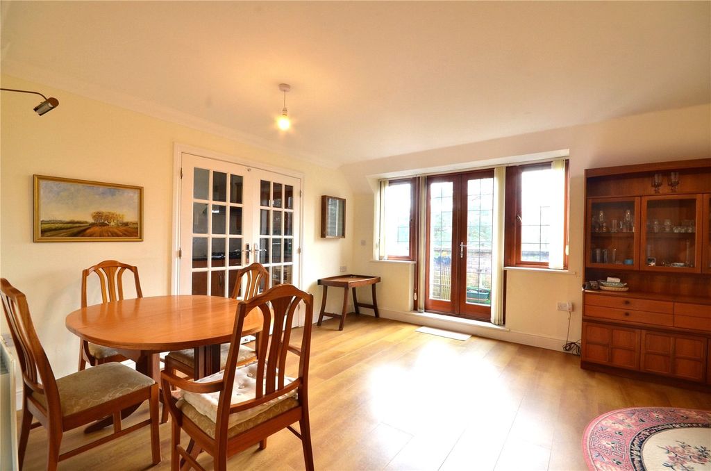 Property photo 3 of 11 Picture No. 13
