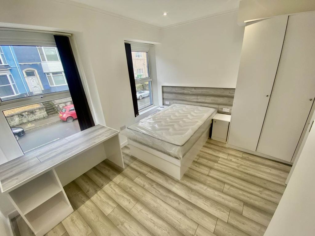 Property photo 1 of 15 Img_2477