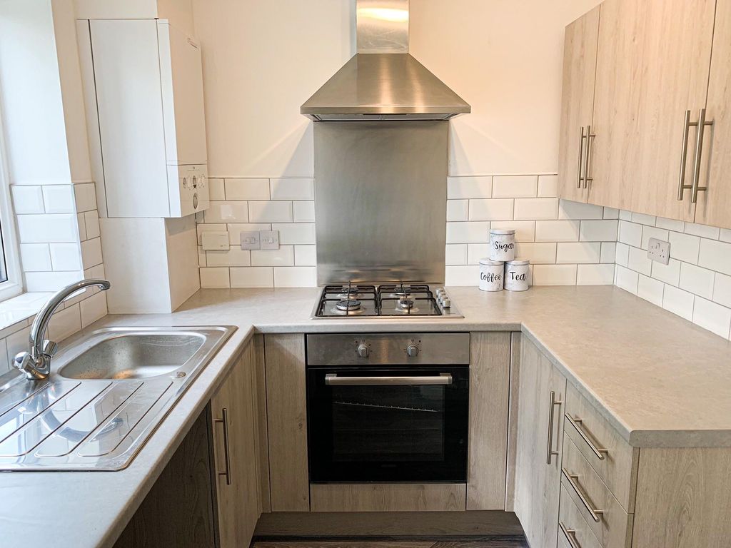 Property photo 2 of 9 Kitchen