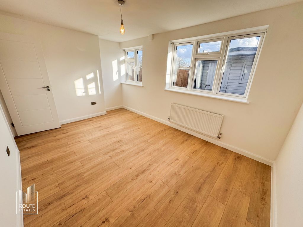 Property photo 3 of 14 Photo 9