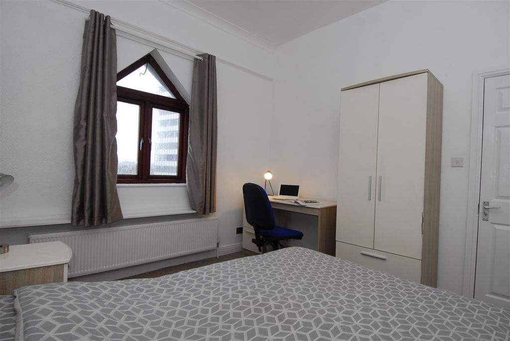 Property photo 2 of 7 2Capreraplacer4002.Jpg
