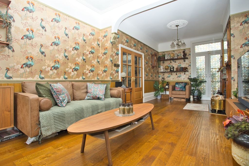 Property photo 3 of 18 Picture 3