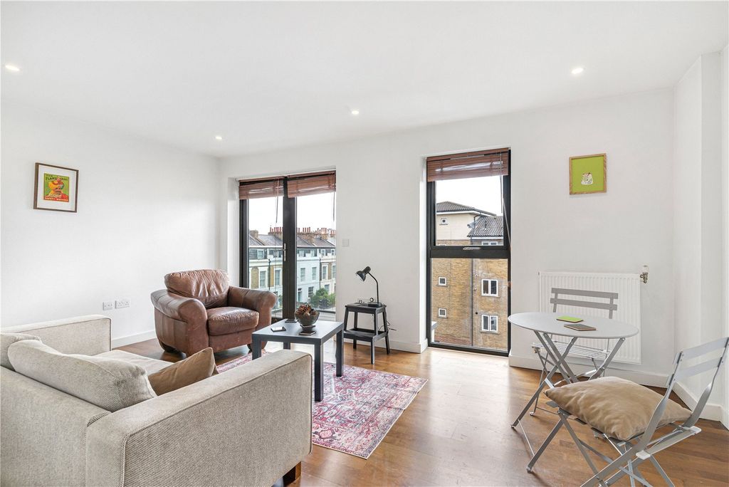 Property photo 1 of 18 Reception Room