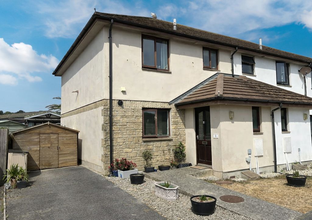 Property photo 1 of 10 3 Bedroom End Terraced House For Sale