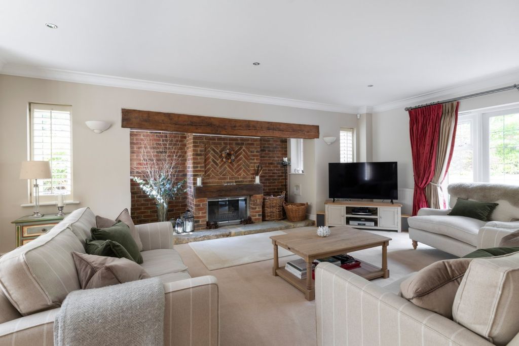 Property photo 3 of 20 Drawing Room