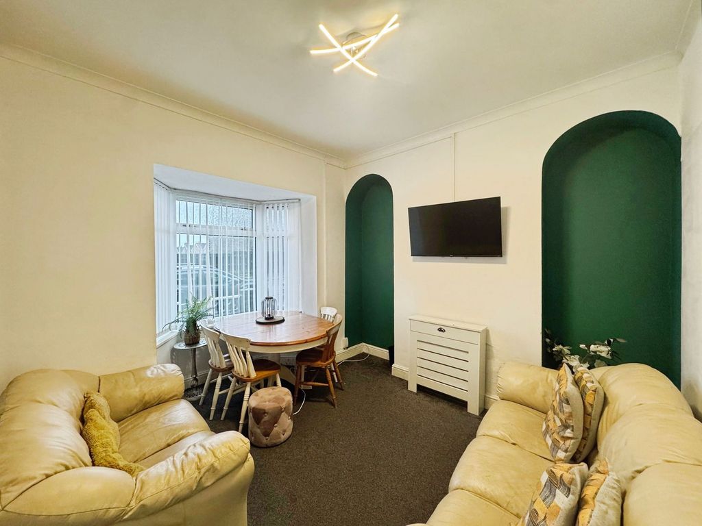 Property photo 3 of 27