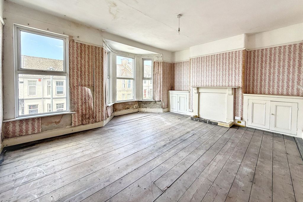 Property photo 2 of 16 33 Westbourne Road, Plymouth Pl3 4Lh