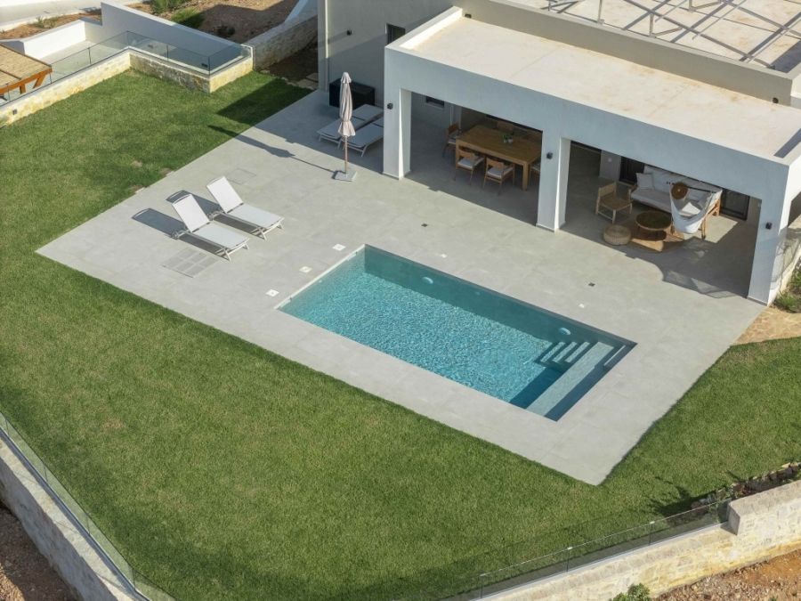 Property photo 1 of 25