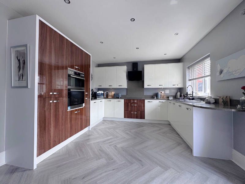 Property photo 3 of 36 Dining Kitchen