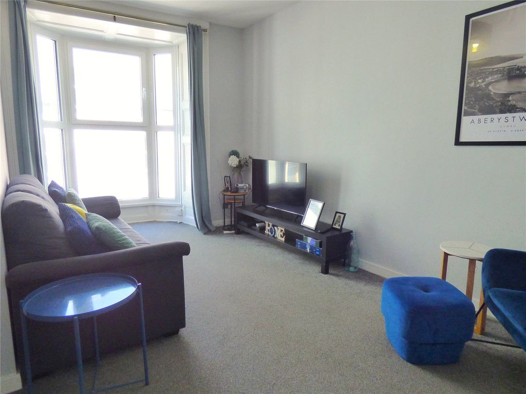 Property photo 3 of 8 Picture No. 06