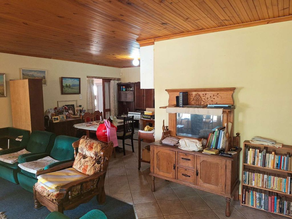 Property photo 2 of 49
