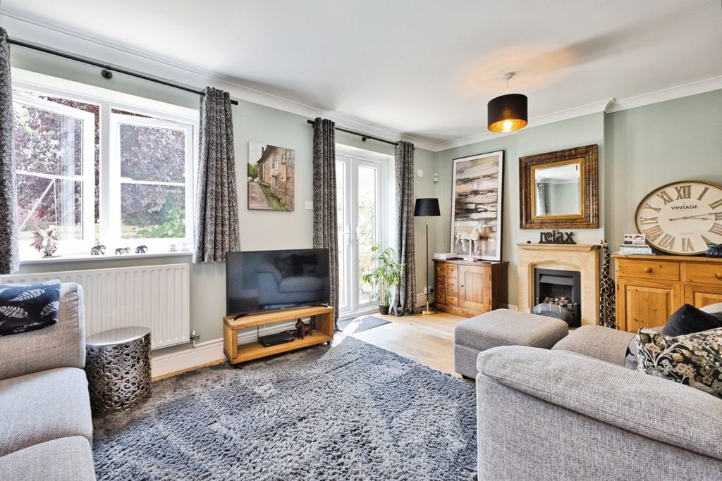 Property photo 3 of 22 Pbox-Img.Jpg