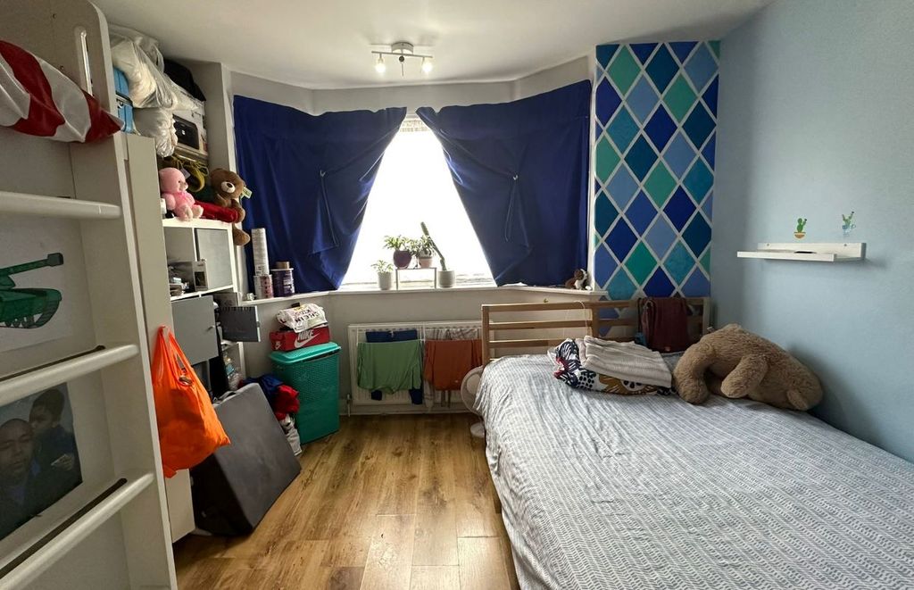 Property photo 3 of 12