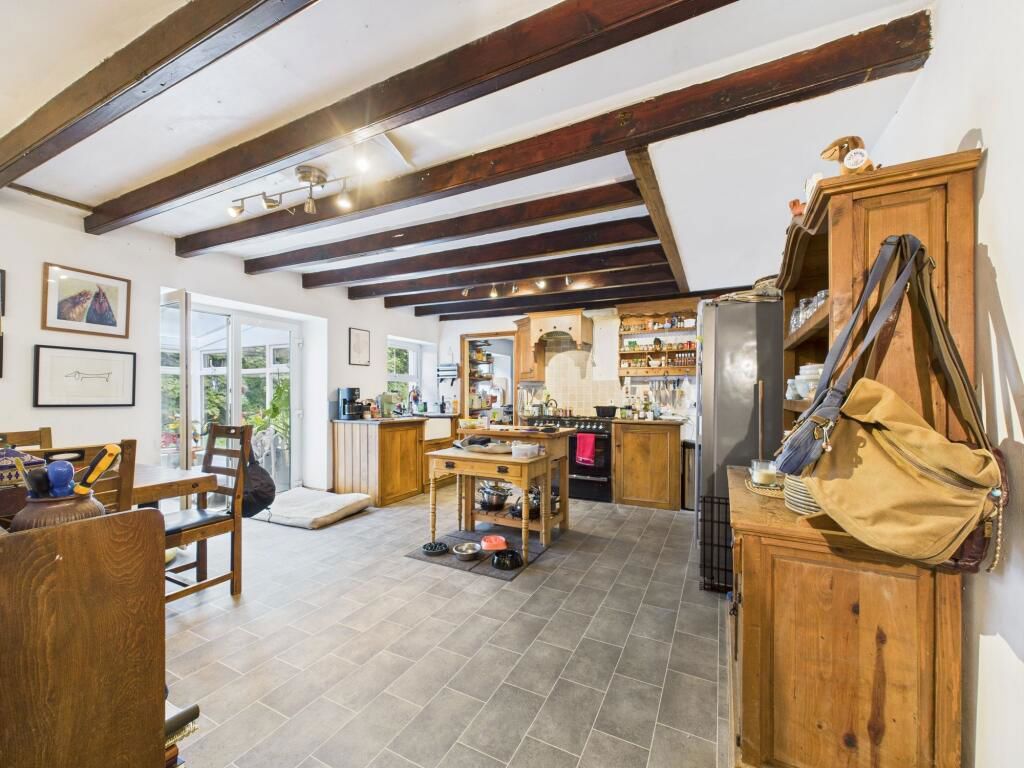 Property photo 3 of 35