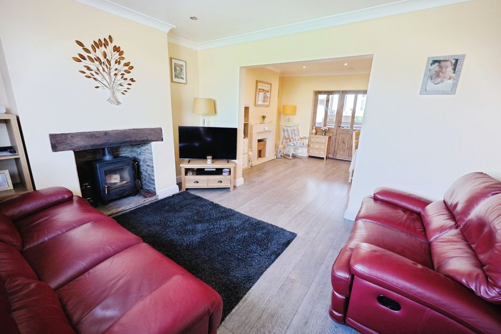 Property photo 3 of 21 Pbox-Img.Jpg