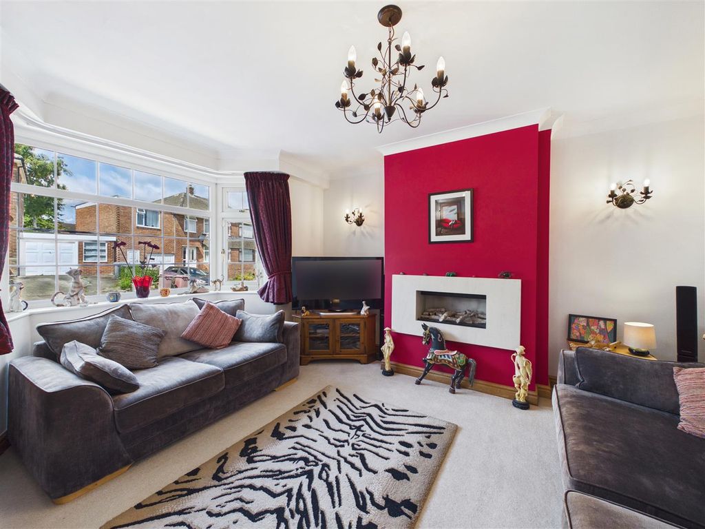 Property photo 3 of 30 Cam05476G0-Pr0265-Still022.Jpg
