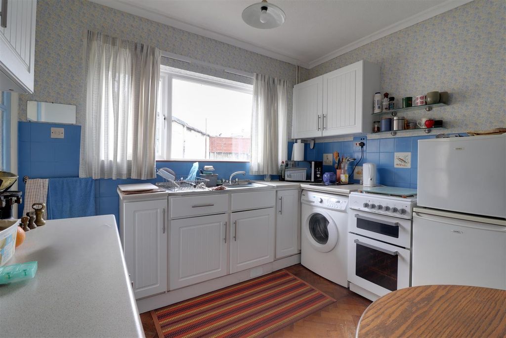 Property photo 2 of 17