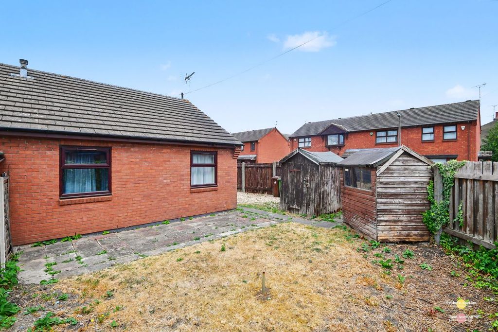 Property photo 2 of 12