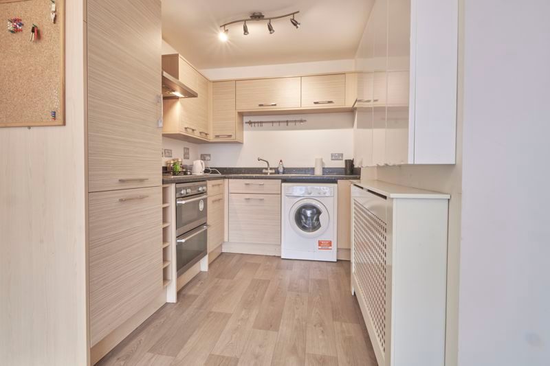 Property photo 3 of 8 Kitchen