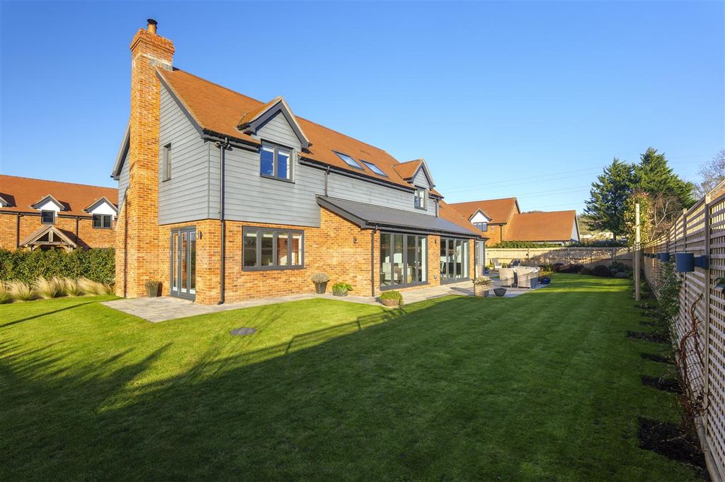 Property photo 2 of 33