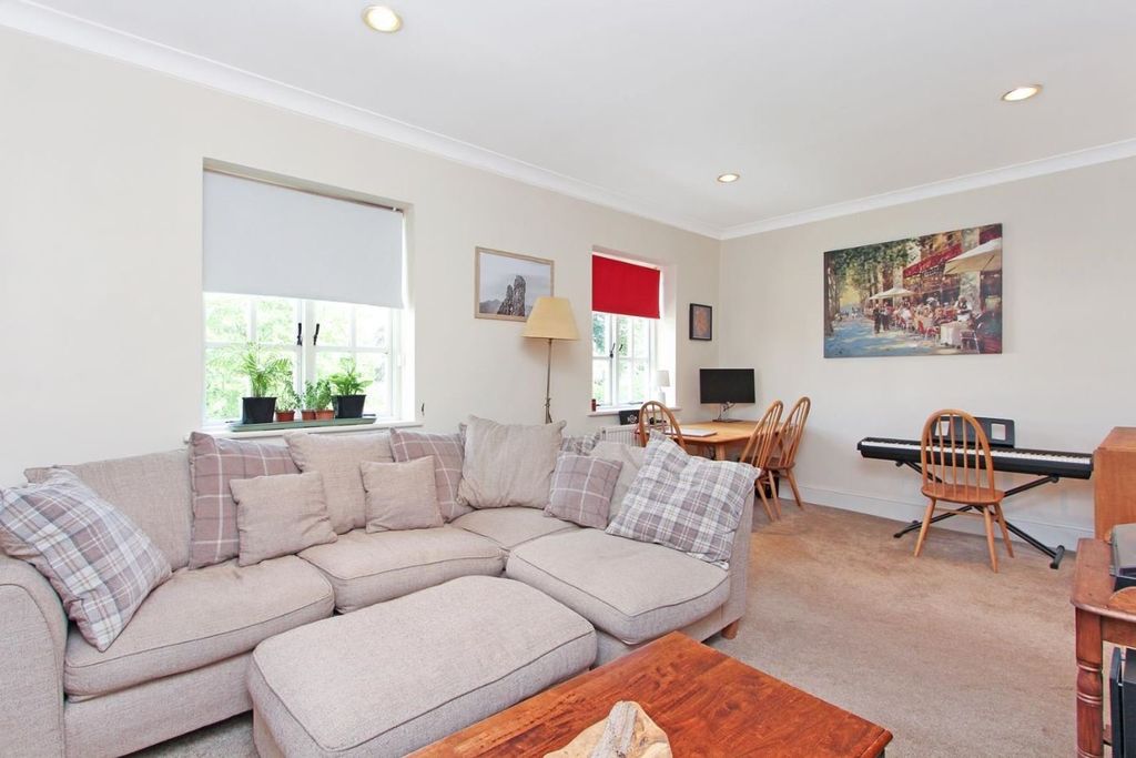 Property photo 2 of 7