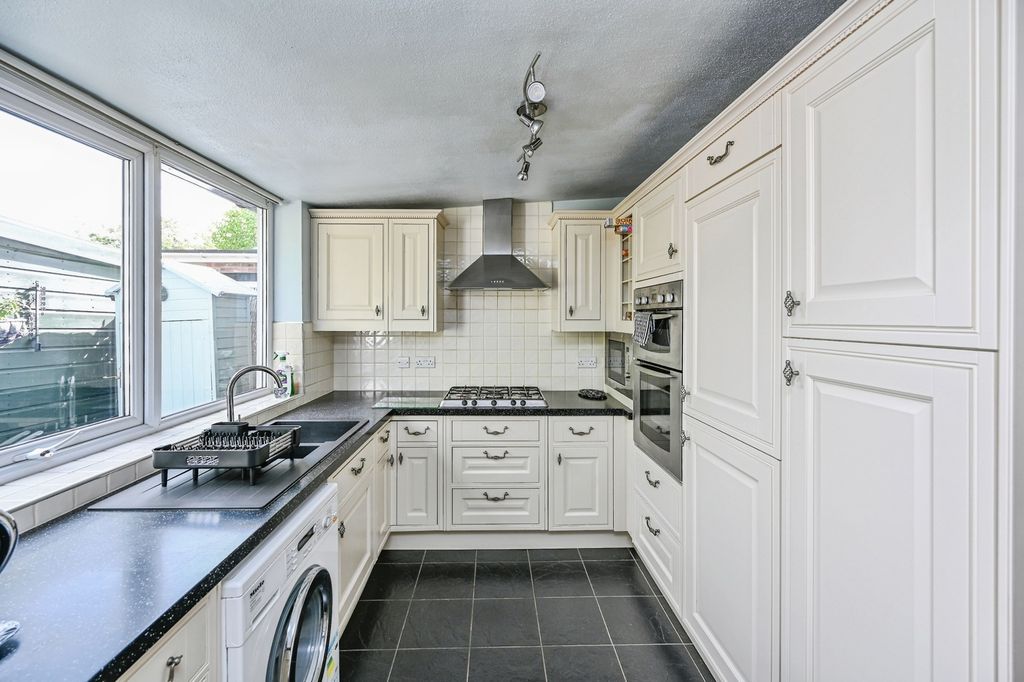 Property photo 3 of 18 Pbox-Img.Jpg