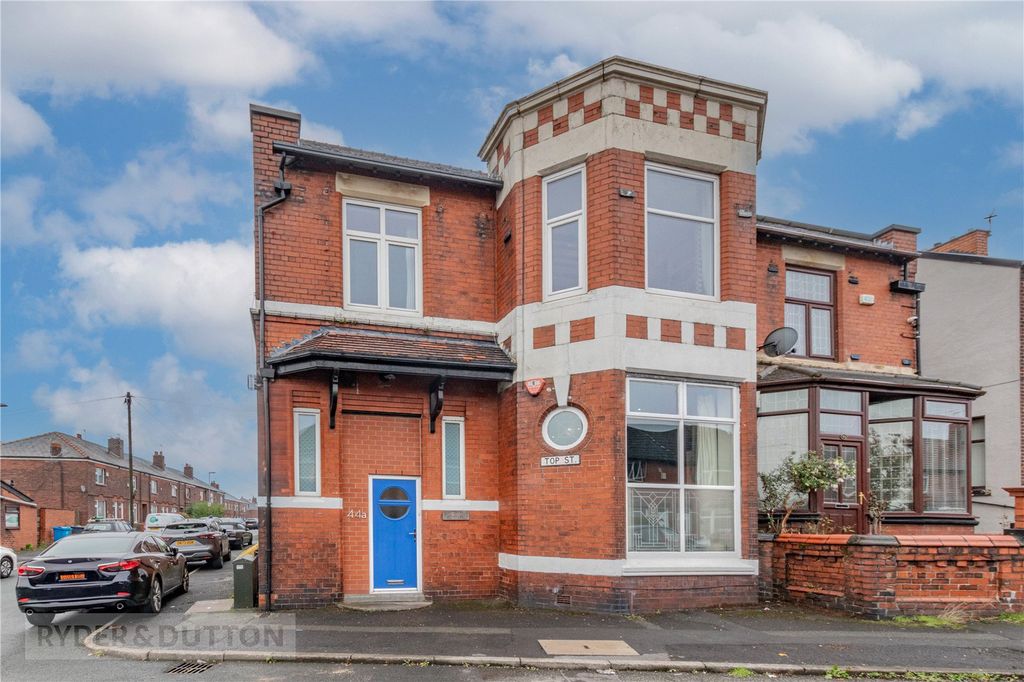 Property photo 1 of 28 Front External