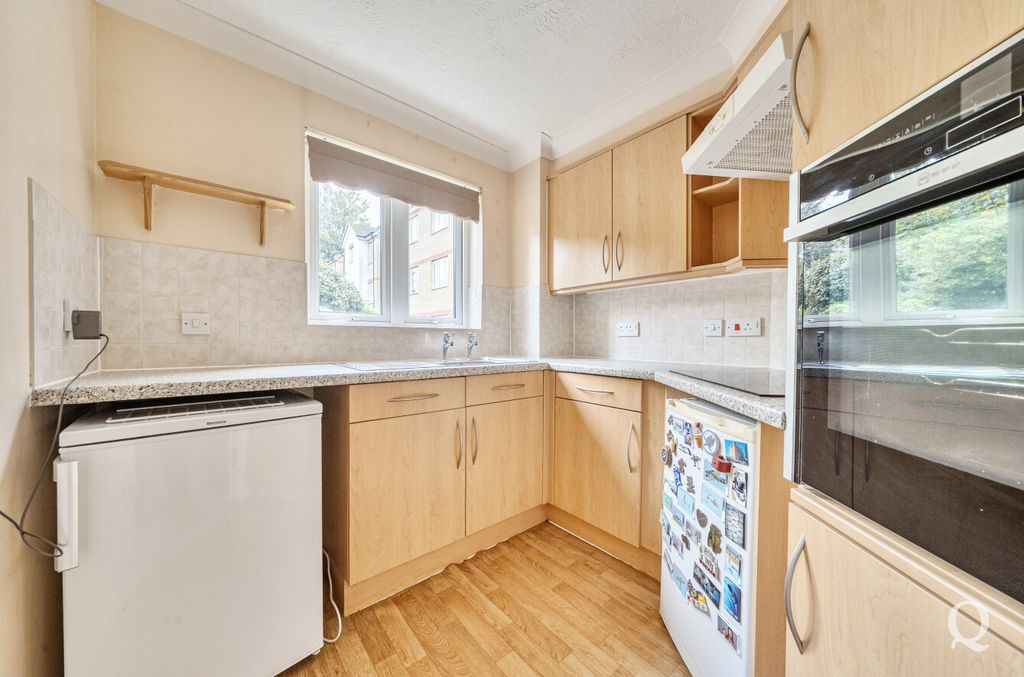 Property photo 2 of 25 F77Ca6Fe-c1B0-4c0...