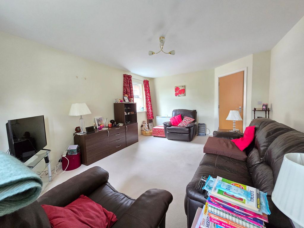 Property photo 2 of 12
