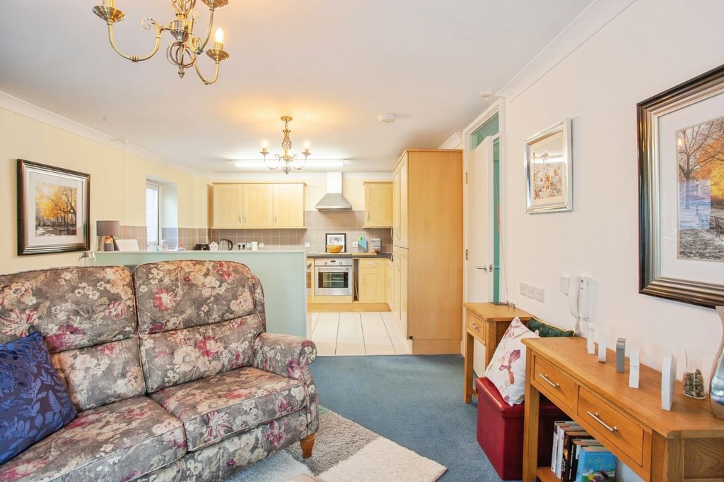 Property photo 3 of 11 Pbox-Img.Jpg