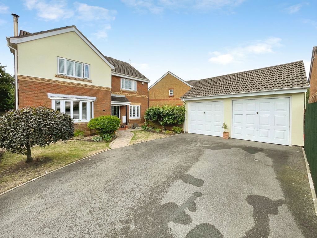 Property photo 1 of 32