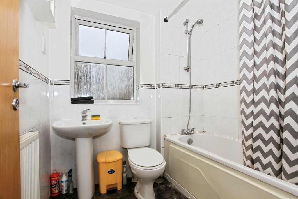 Property photo 2 of 4