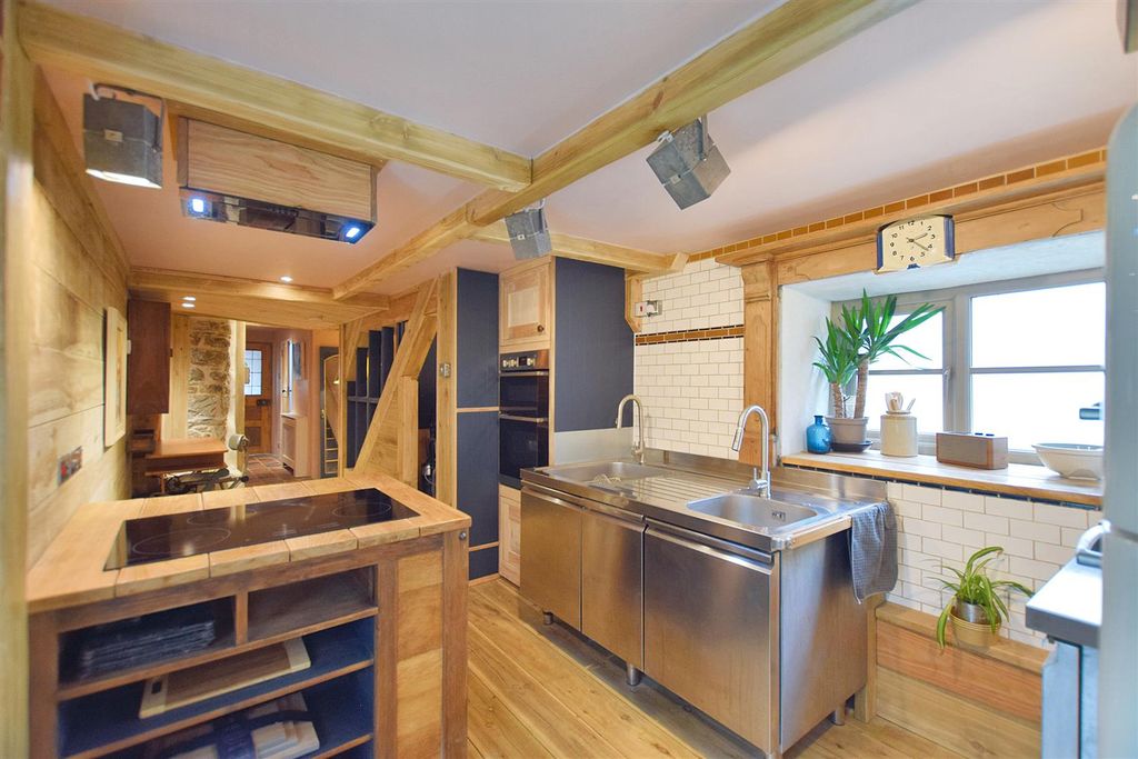 Property photo 2 of 26 Kitchen