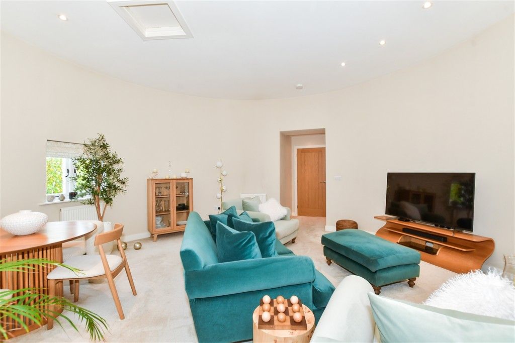 Property photo 3 of 10 Internal Feature