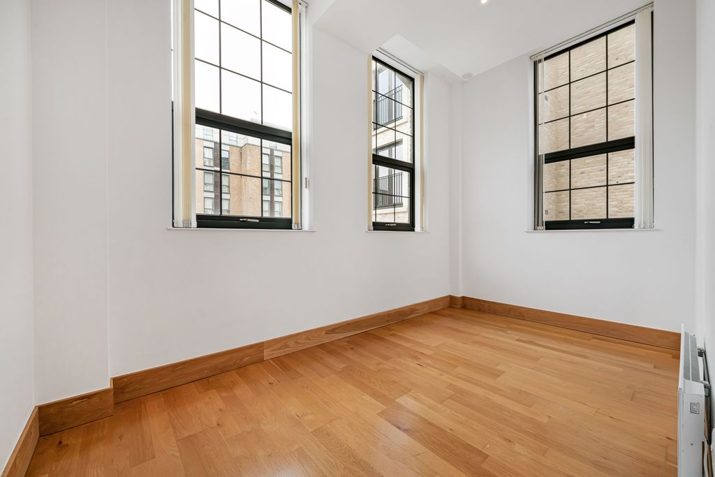 Property photo 3 of 20 Bedroom