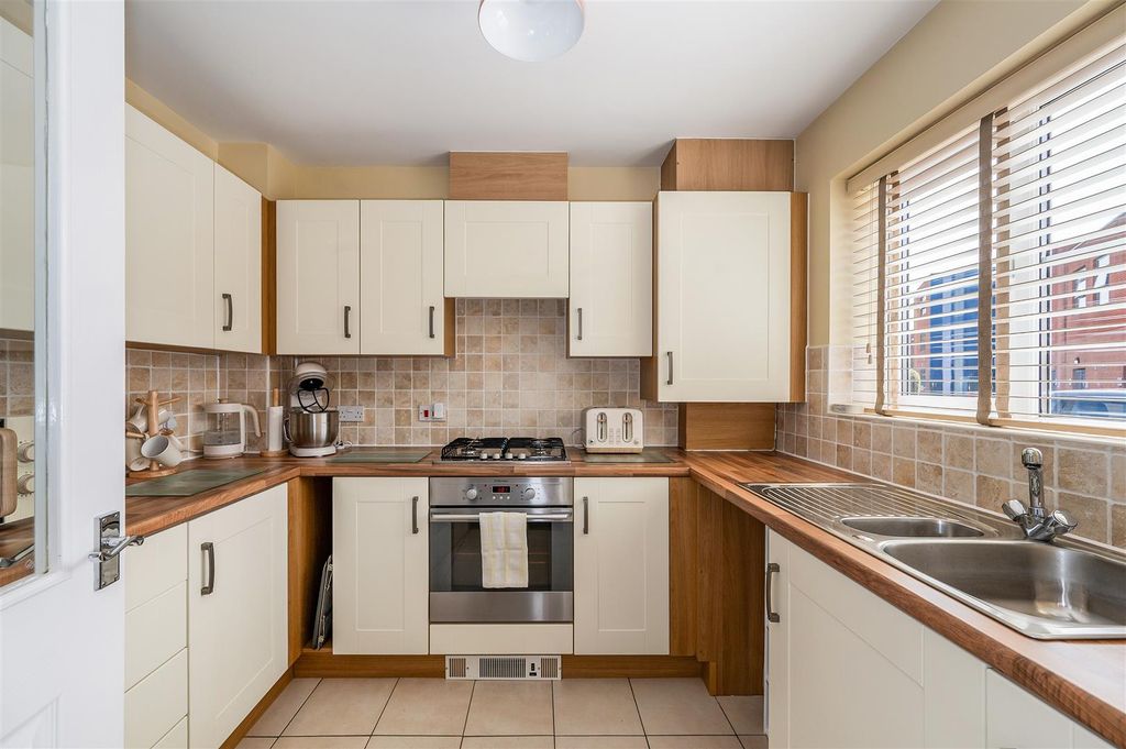 Property photo 3 of 24 Kitchen.Jpg