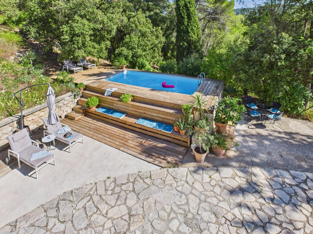 Property photo 2 of 26