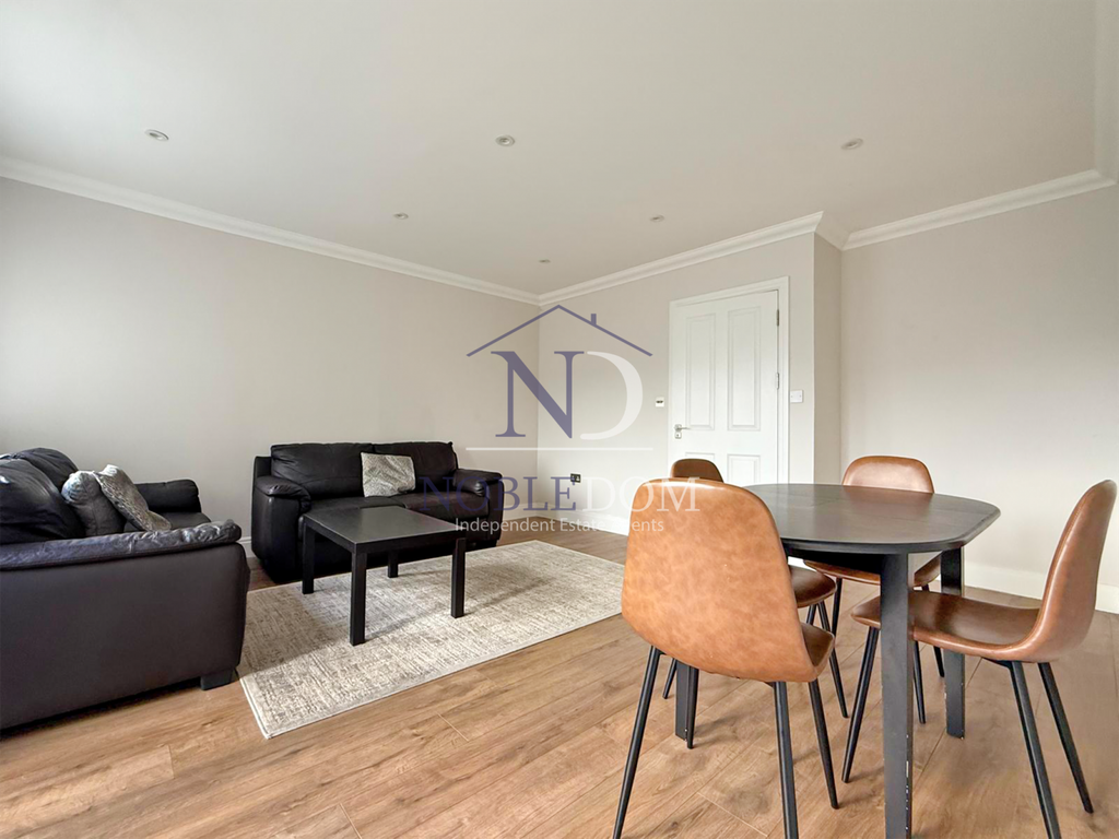 Property photo 1 of 13 3 Bedroom 2 Bathroom End Of Terrace House In Heston