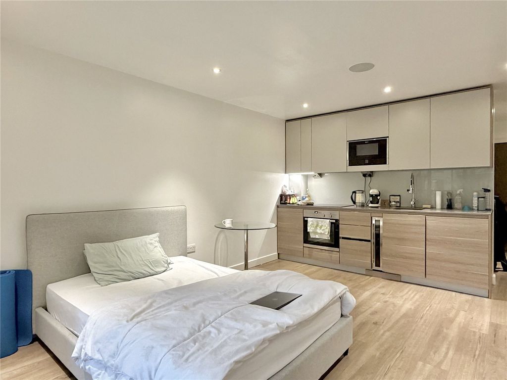 Property photo 2 of 7 Picture No. 11